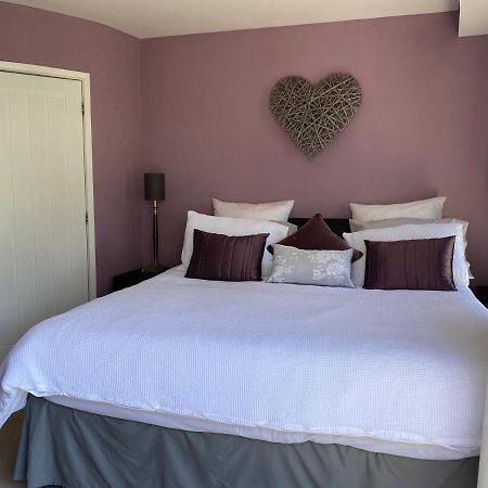 One Of The Best Properties In Lyme! Breathtaking Views Across The Whole Bay. 3 Stories With 2 Tier Veranda Around The Property. Sleeps 6 Lyme Regis Eksteriør billede