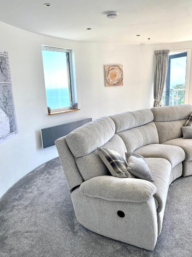 One Of The Best Properties In Lyme! Breathtaking Views Across The Whole Bay. 3 Stories With 2 Tier Veranda Around The Property. Sleeps 6 Lyme Regis Eksteriør billede