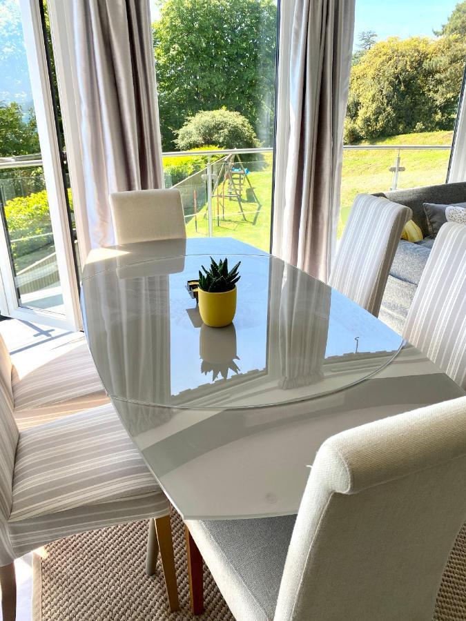 One Of The Best Properties In Lyme! Breathtaking Views Across The Whole Bay. 3 Stories With 2 Tier Veranda Around The Property. Sleeps 6 Lyme Regis Eksteriør billede