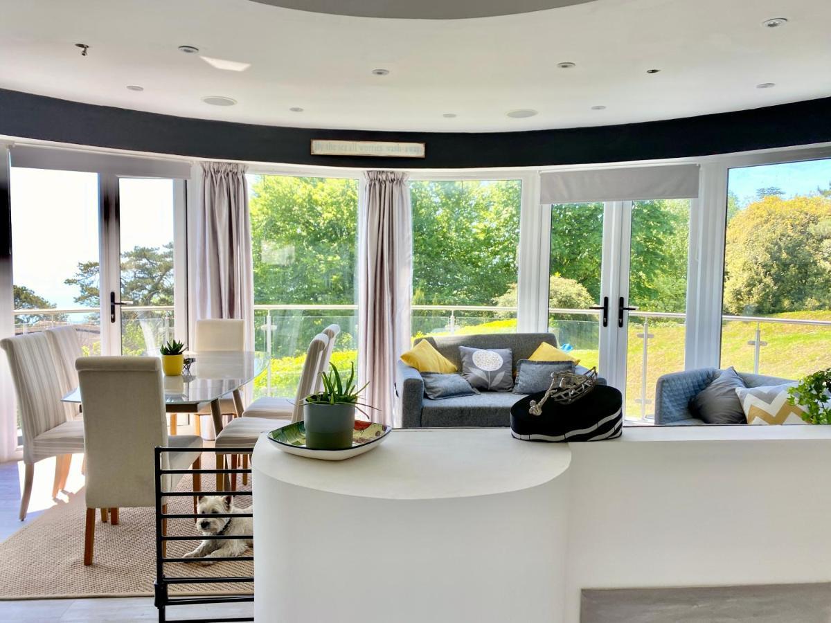 One Of The Best Properties In Lyme! Breathtaking Views Across The Whole Bay. 3 Stories With 2 Tier Veranda Around The Property. Sleeps 6 Lyme Regis Eksteriør billede