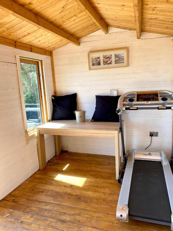 One Of The Best Properties In Lyme! Breathtaking Views Across The Whole Bay. 3 Stories With 2 Tier Veranda Around The Property. Sleeps 6 Lyme Regis Eksteriør billede