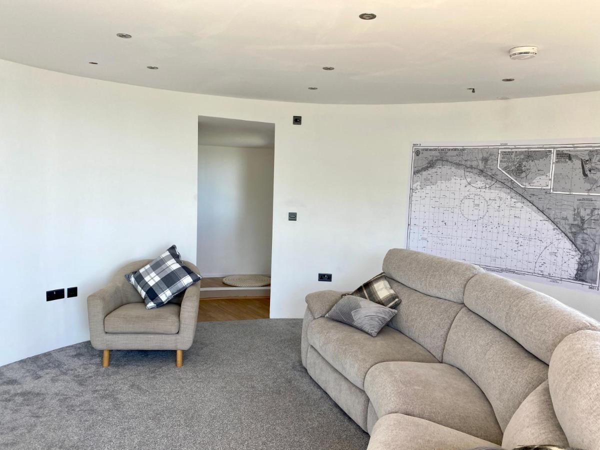 One Of The Best Properties In Lyme! Breathtaking Views Across The Whole Bay. 3 Stories With 2 Tier Veranda Around The Property. Sleeps 6 Lyme Regis Eksteriør billede